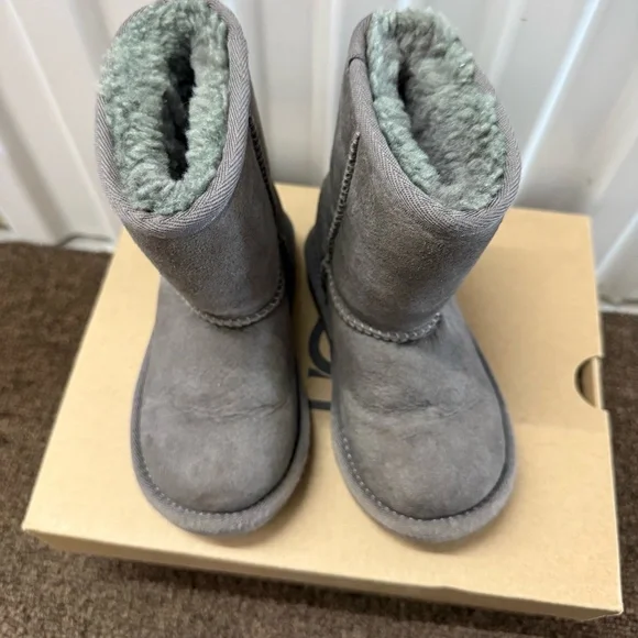 Kids Uggs T Classic II Grey Size 9 - Picture 7 of 8